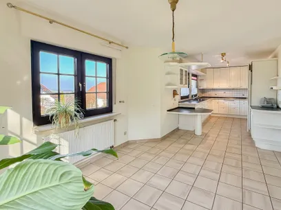 EG Blick vom Essbereich zur Küche