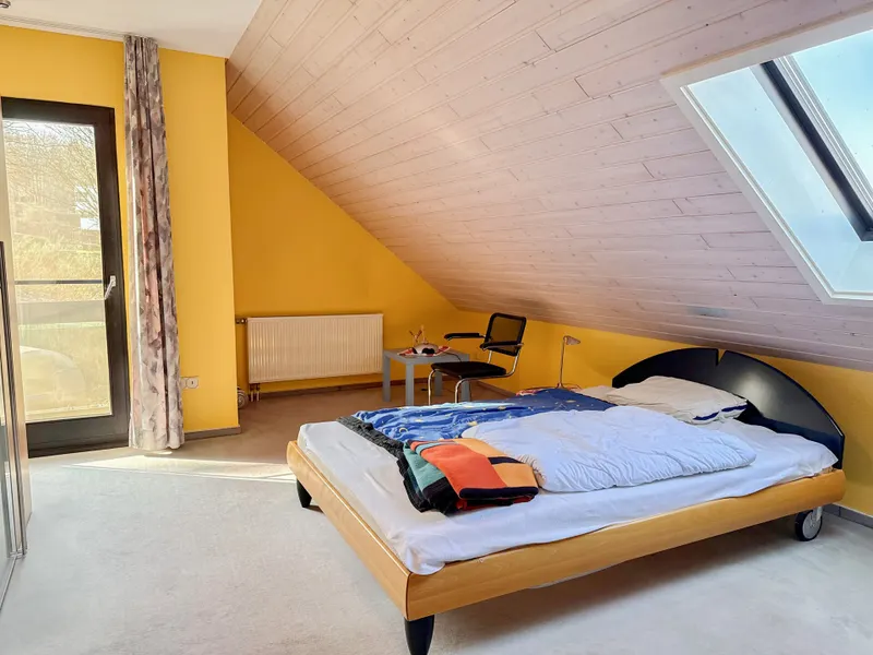 DG Schlafzimmer mit Balkon