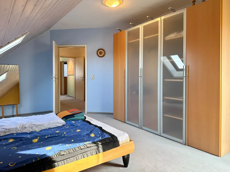 DG Schlafzimmer mit Balkon