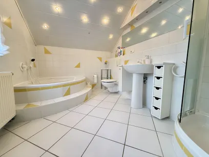 Badezimmer DG