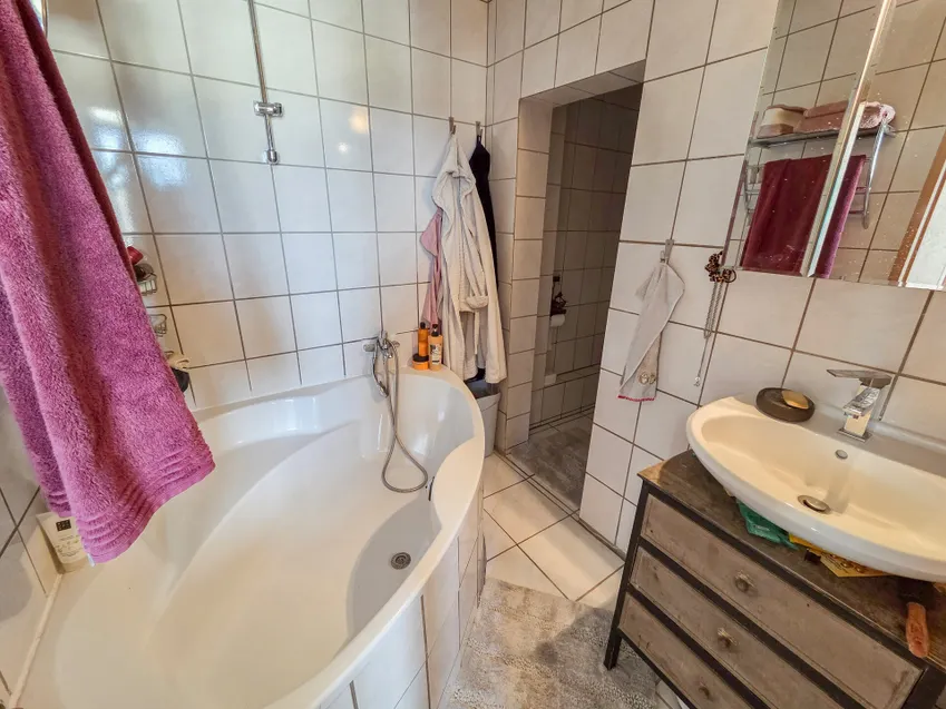 Bad Wohnung 3 - 2. OG