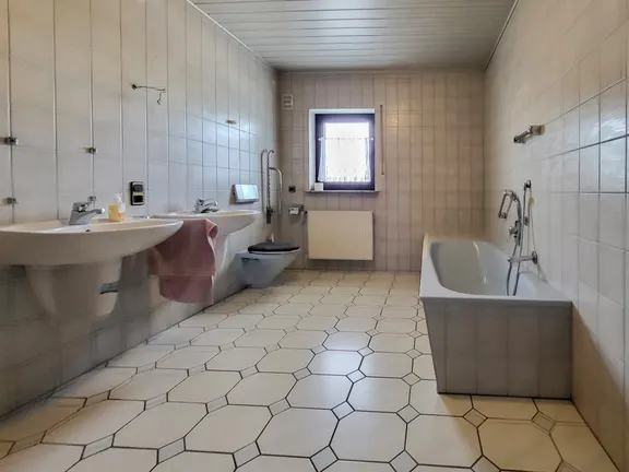 Badezimmer EG