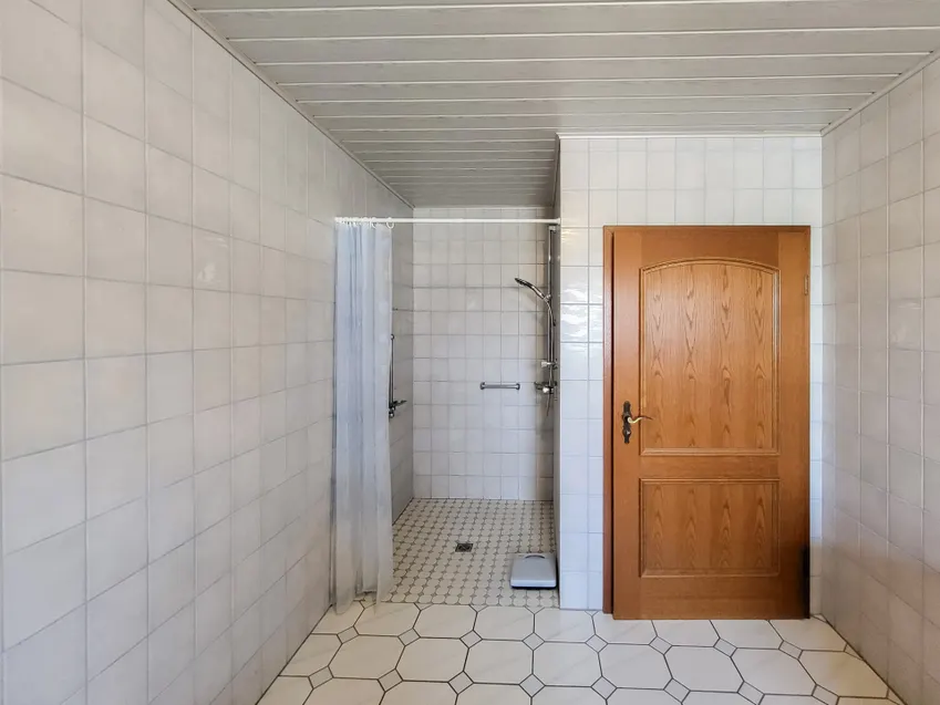 Badezimmer EG