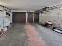 Doppelgarage mit Zugang zum EG