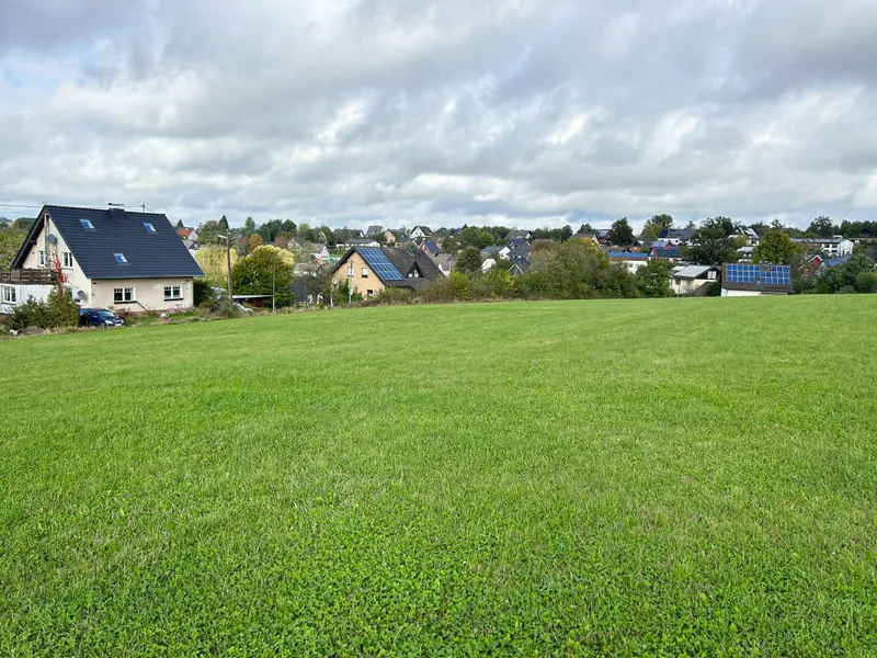 Mehrere Baugrundstücke, "noch zu vermessen" in idyllischer Lage von Morsbach!