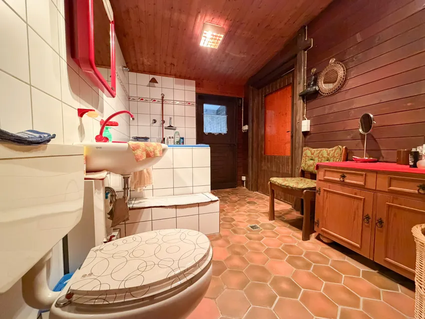 Badezimmer mit Tauchbecken