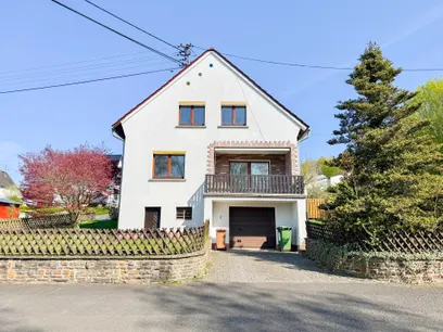 Einfahrt Garage