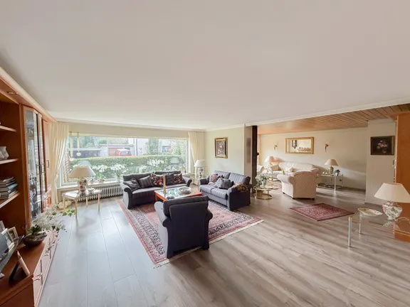 großes Wohnzimmer (EG)