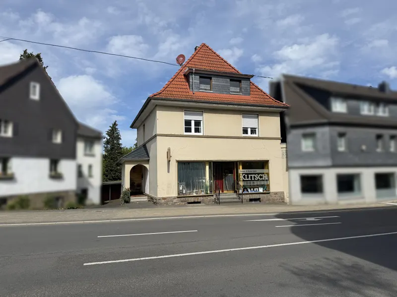 Straßenansicht