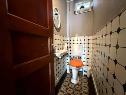WC EG