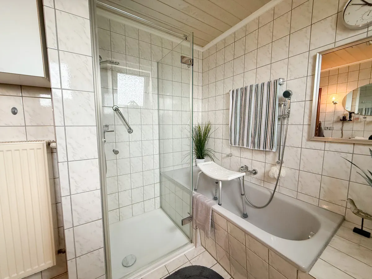 Badezimmer EG