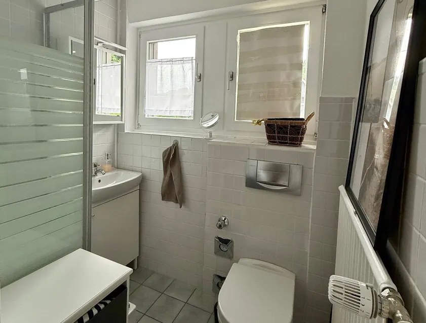 Bad mit Dusche (OG)
