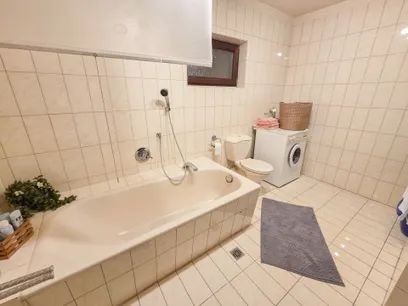 Bad Einliegerwohnung KG