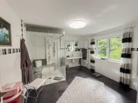 Badezimmer EG (2)