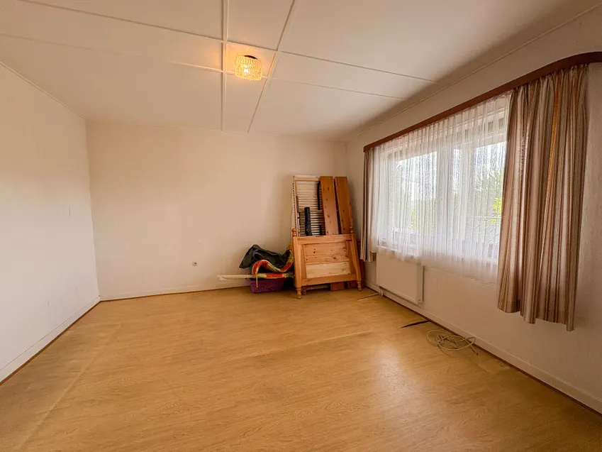 Schlafzimmer EG Links
