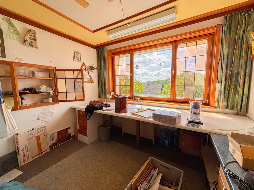 Arbeitszimmer EG Links