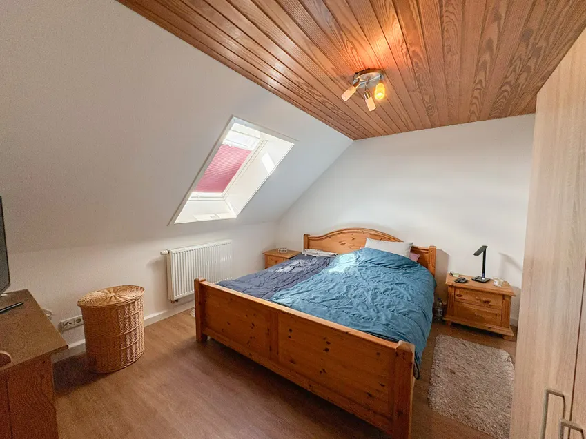 Schlafzimmer DG Rechts