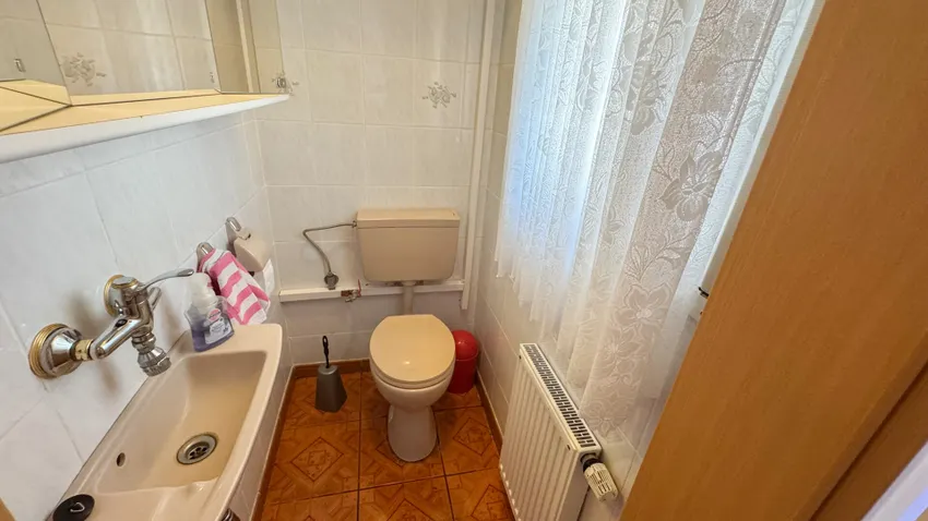 Gäste-WC EG