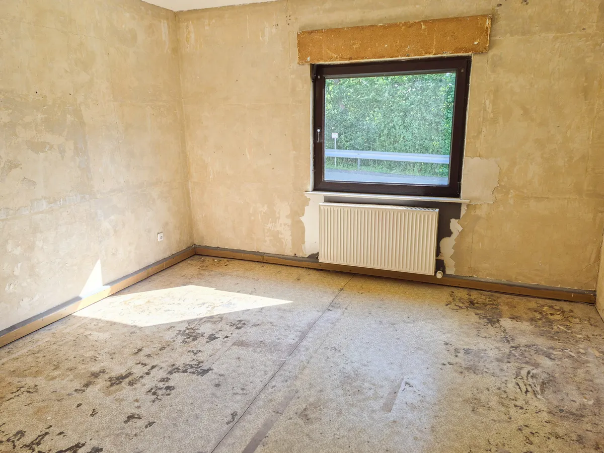 Zimmer - Wohnung links