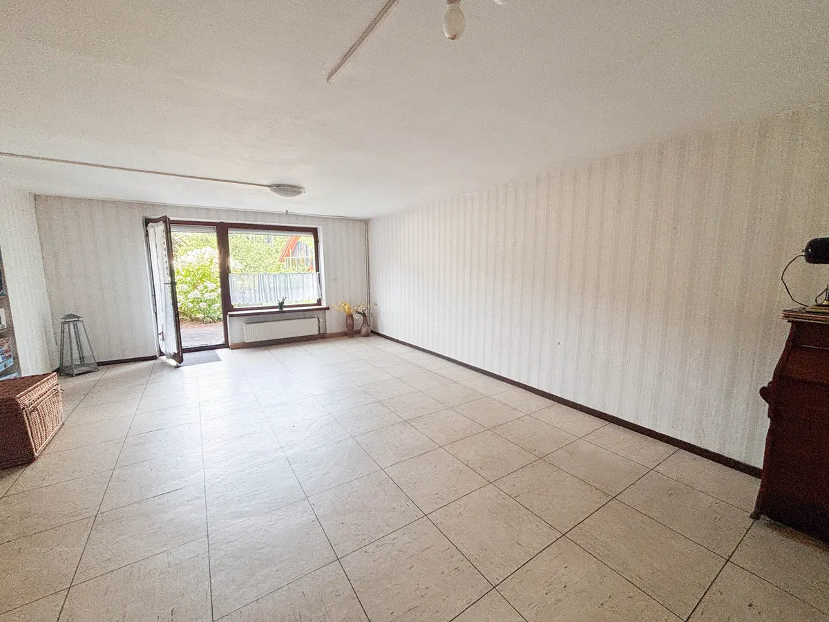 Wohnzimmer KG