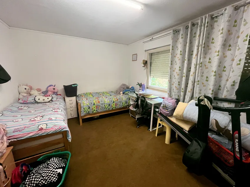 Schlafzimmer 2 (EG)