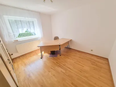 Zimmer (EG)