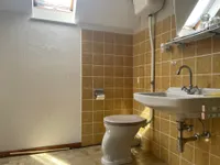 WC (DG)