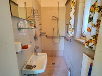 Dusche (ggf. AR) EG
