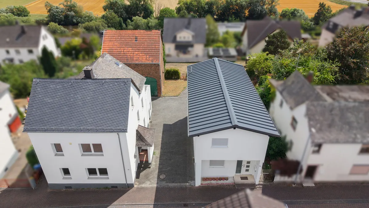 Gesamtansicht zwei Häuser