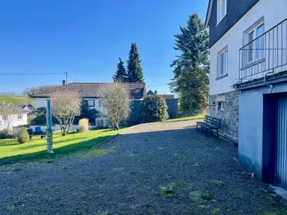 viel Platz hinter dem Haus