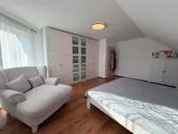 Schlafzimmer (DG)