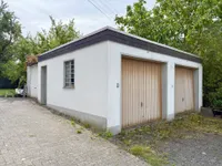 Garagengebäude mit 3 Garagen
