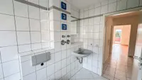 Tageslichtbad mit Wanne und WC