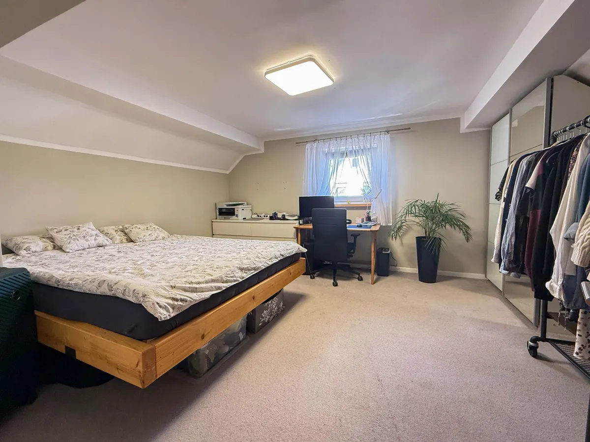 Schlafzimmer DG