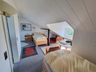 Schlafzimmer DG