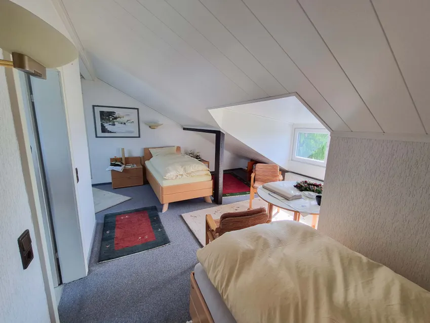 Schlafzimmer DG