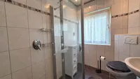 Badezimmer (EG)