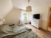 Schlafzimmer (DG)