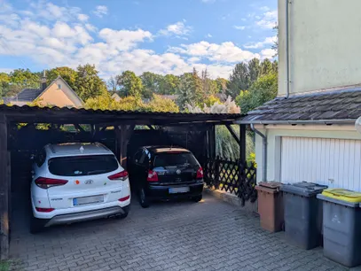Carport und Garage