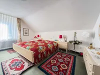 Schlafzimmer (DG)