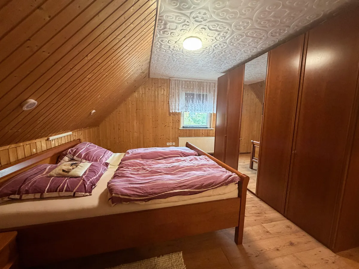 Schlafzimmer DG