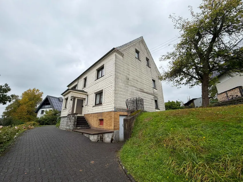 Zufahrt zum Wohnhaus