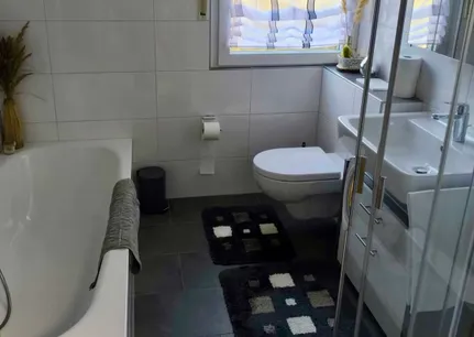 Wohnung OG - modernisiertes Bad