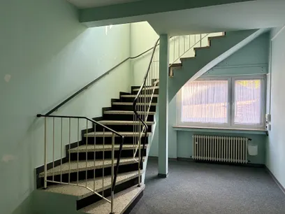 Treppe zum KG (Gewerbe)
