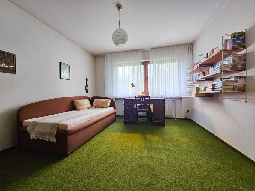 Büro/Kinderzimmer im OG