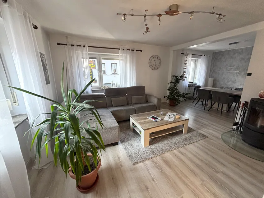 Wohn-/Esszimmer OG