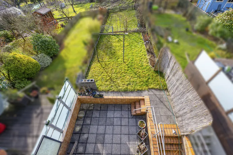 Blick Terrasse + Garten