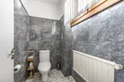 separates WC