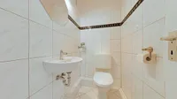 separates WC