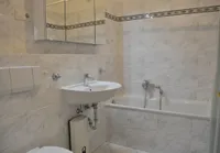 sehr gepflegtes Vollbad